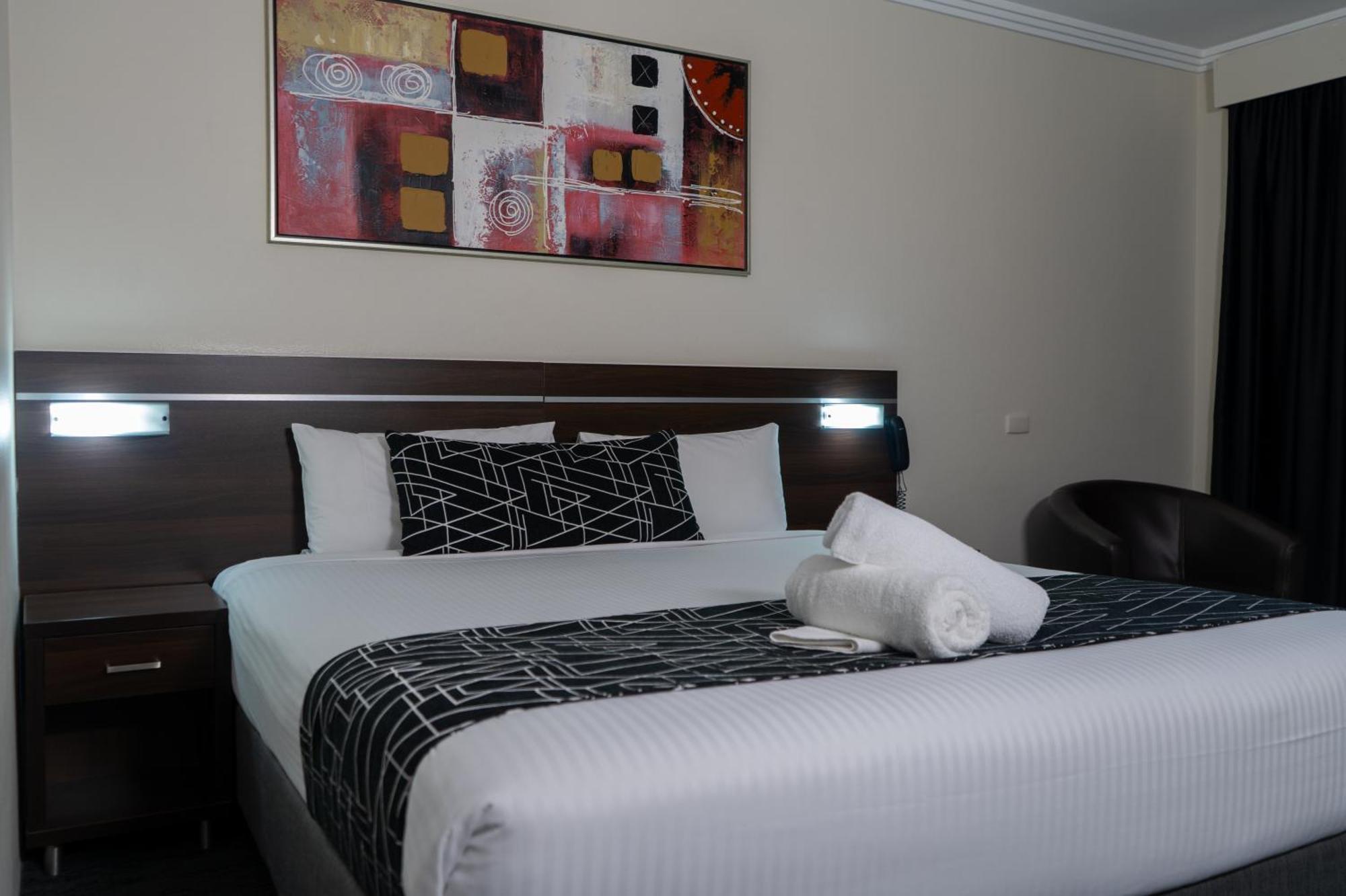 Golden West Motor Inn Даббо Экстерьер фото